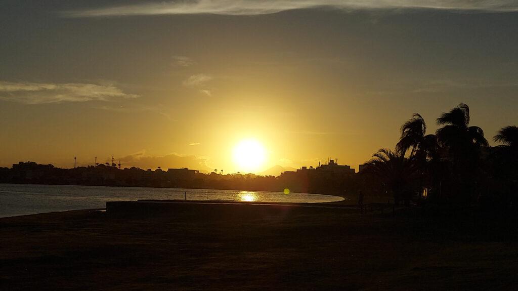 Onde fica Araruama - Imagem da Bela Laguna de Araruama ao Por do Sol