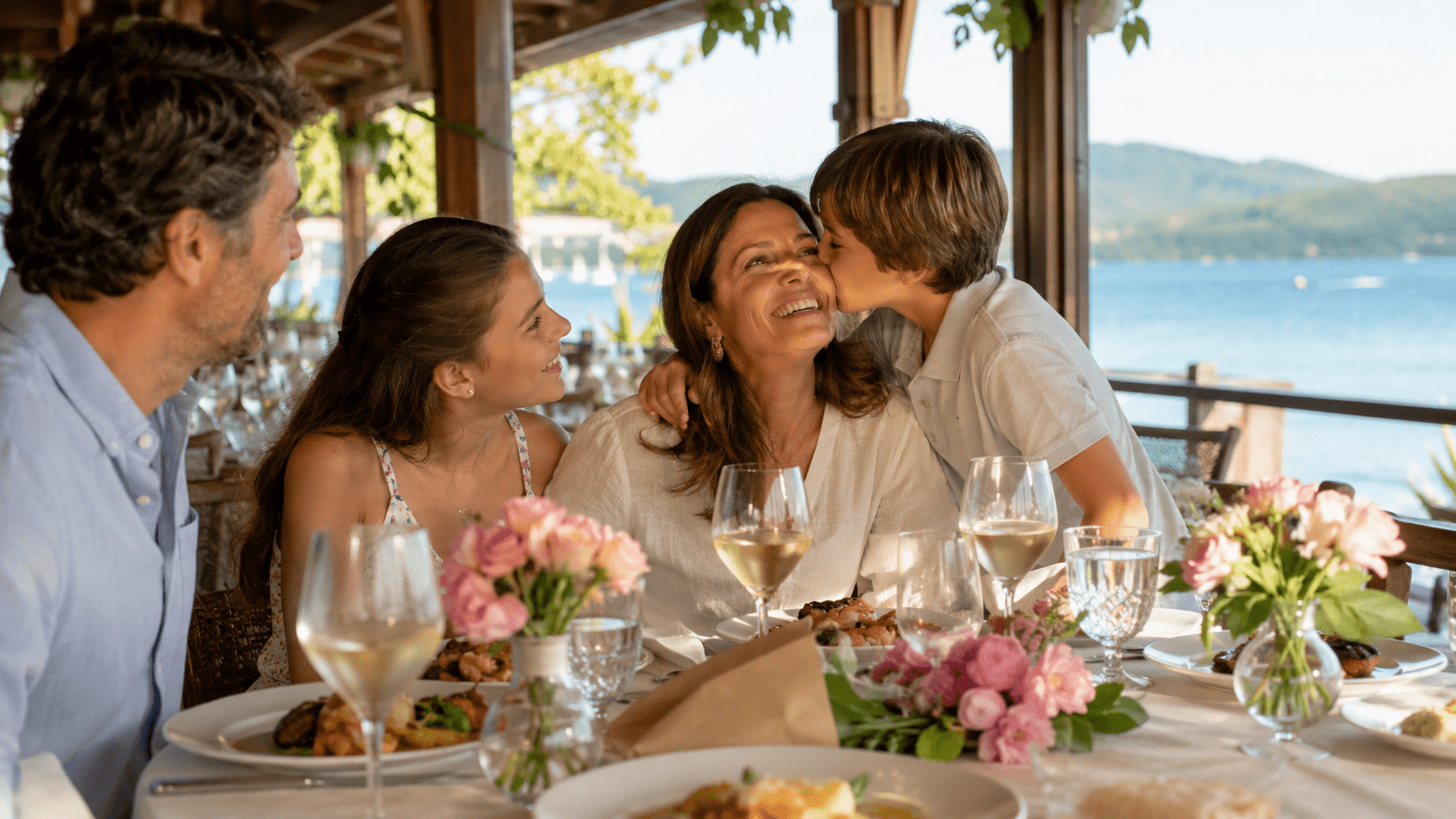 restaurantes na Região dos Lagos Dia das Mães em almoço de família à beira-mar