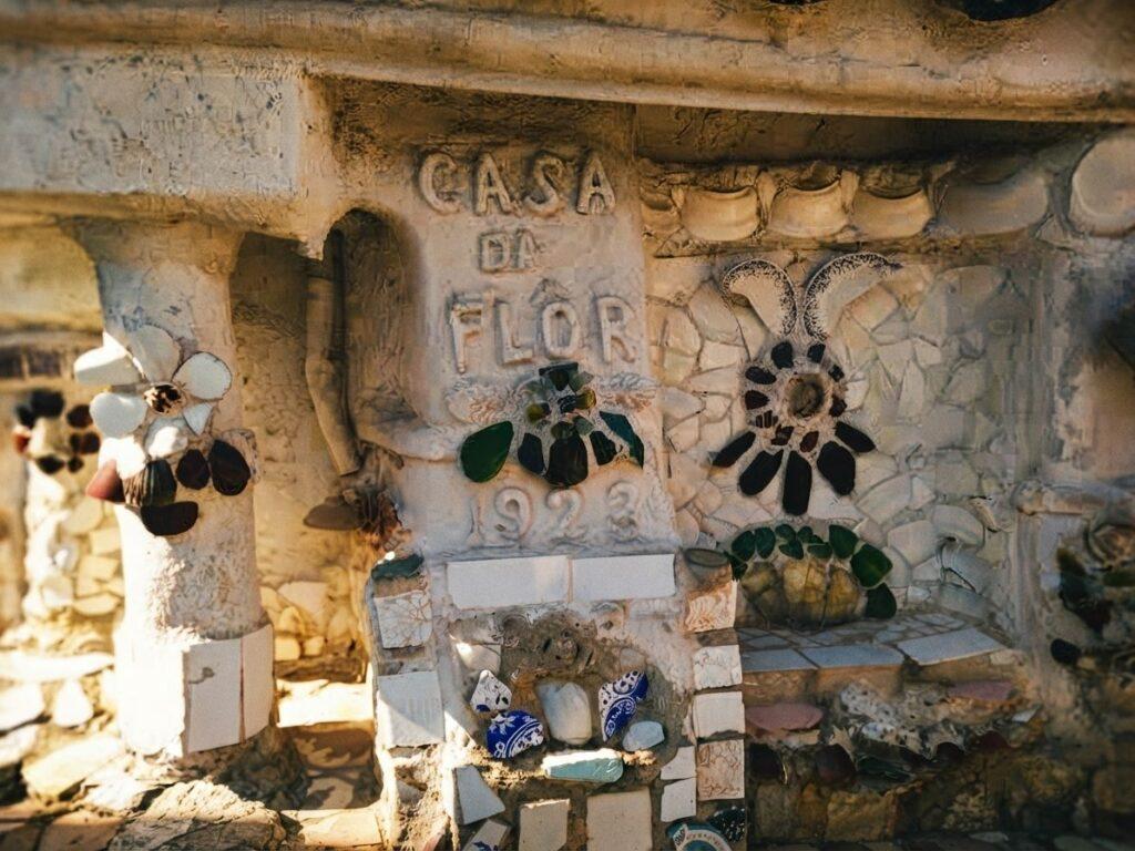 casa-da-flor-sao-pedro-da-aldeia-entrada-1024x768 O que fazer na Região dos Lagos com crianças: passeios para toda a família